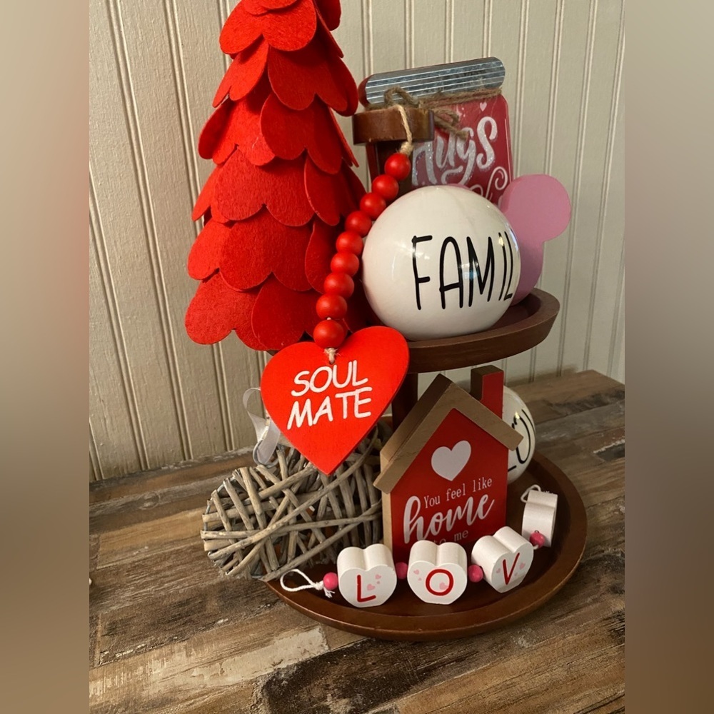 Round ceramic ball that says family in  black writing. New - Picture 8 of 10